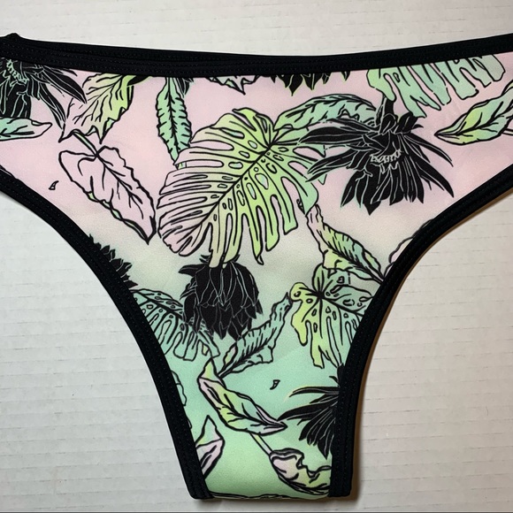 Sz. Lg Akela Surf reversible bikini bottom NWOT - Picture 8 of 16
